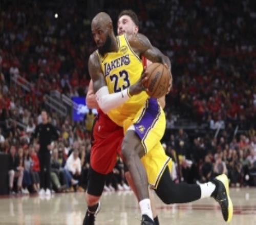 解說：火箭三分投開給了湖人“大驚喜”雷迪克包夾申京失了智