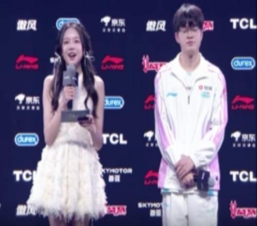 Xun：中后期打團(tuán)還行，前期少死點(diǎn)就好了