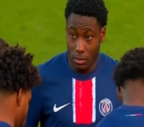 巴黎人報：巴薩關注巴黎17歲右后衛(wèi)新星，球員合同明年到期