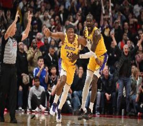 重要一環(huán)！首節(jié)艾頓7中3拿到6分6板&4前場(chǎng)板八村塁拿2分