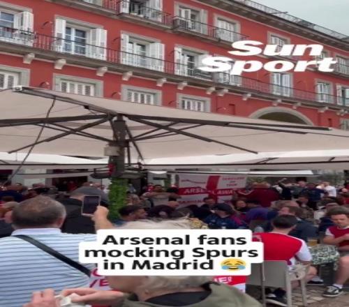 死對(duì)頭鄰居槍手球迷嘲諷熱刺：我們?cè)谔邭W冠，熱刺只能踢英冠