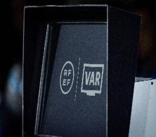 西班牙VAR負(fù)責(zé)人：新賽季VAR只做必要介入，官方主動抬高干預(yù)門檻