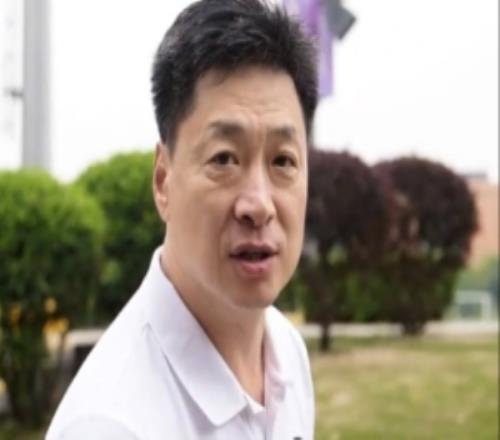 李春江：國(guó)外的高中聯(lián)賽競(jìng)爭(zhēng)能力要比國(guó)內(nèi)強(qiáng)青訓(xùn)具體選擇看個(gè)人