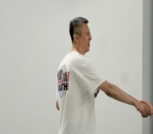 重頭戲！廣州主場(chǎng)再戰(zhàn)廣東中國(guó)男籃主帥郭士強(qiáng)現(xiàn)場(chǎng)觀戰(zhàn)