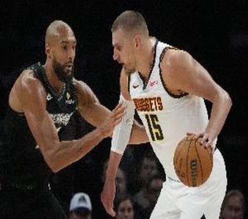 约基奇至少100场季后赛且全部得分上双历史第三人仅次于乔丹KD