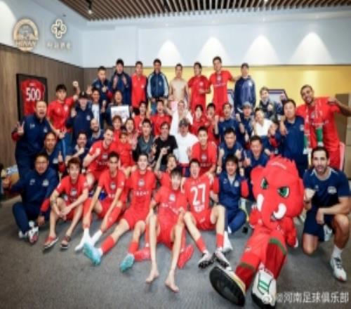 河南俱樂部彩陶坊40遼寧鐵人楠波灣古斯塔沃傳射
