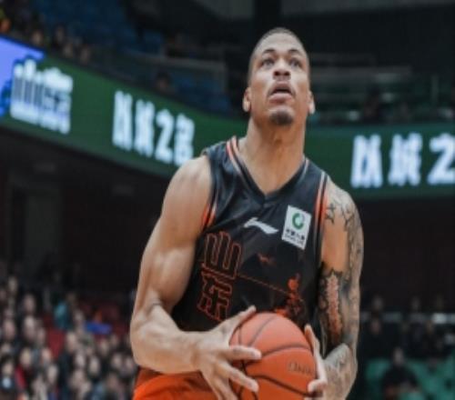 外援對飚！約翰遜半場轟19分3助2斷&威爾斯16分1板3助1斷