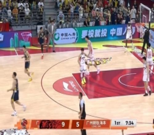 先發(fā)制人！奎因外線開火連續(xù)三分命中率隊占據(jù)主動
