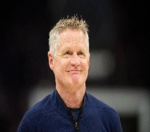 名記：ESPN的高層管理人員試圖勸說科爾離開勇士重返解說席