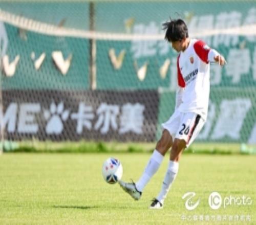 中乙聯(lián)賽第七輪，上海海港富盛經(jīng)開隊(duì)客場10泰安天貺隊(duì)