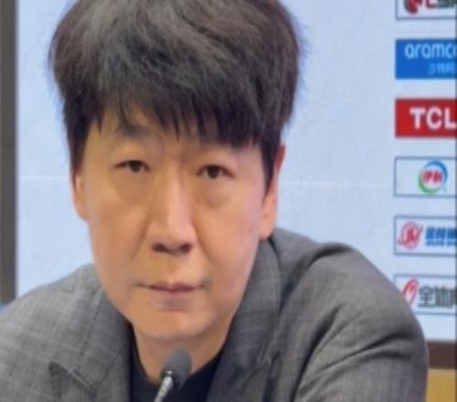 克里斯被換有情緒邱彪：沒他不會打到最后別把注意力放這些事