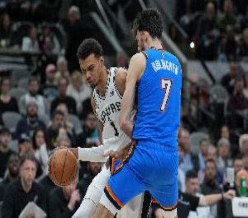 NBA歷史僅2人季后賽場(chǎng)均至少命中1記三分送2記蓋帽：切特、文班