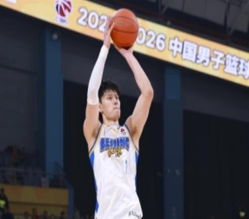 北京陣容深度&厚度明顯超過廣東曾凡博用接連外線擊潰對手信心