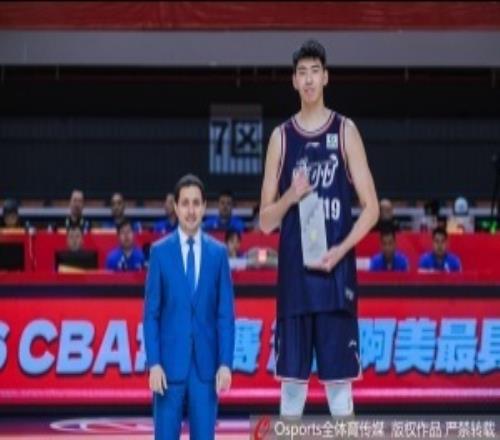 直播吧：徐昕方面正在選美方經(jīng)紀(jì)公司為日后征戰(zhàn)海外聯(lián)賽做準(zhǔn)備
