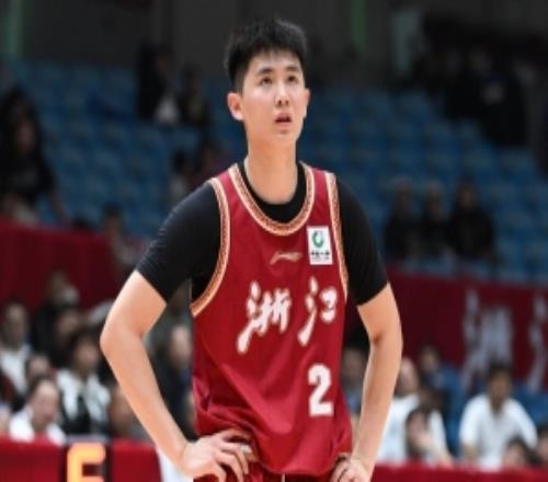 純負作用！李悅洲替補20分鐘1中0僅1助3次失誤3次犯規(guī)
