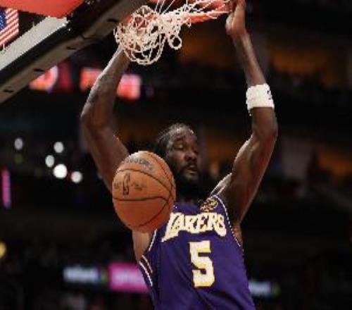 终结效率太低！艾顿7投仅1中拿2分6板正负值2