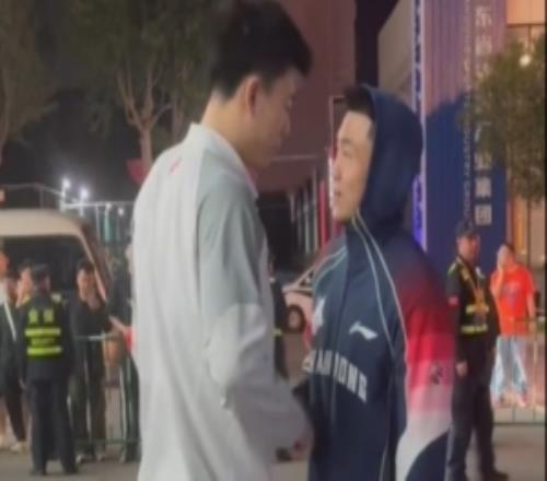 記者：張鎮(zhèn)麟和高詩巖都在這個(gè)系列賽證明了自己的價(jià)值所在