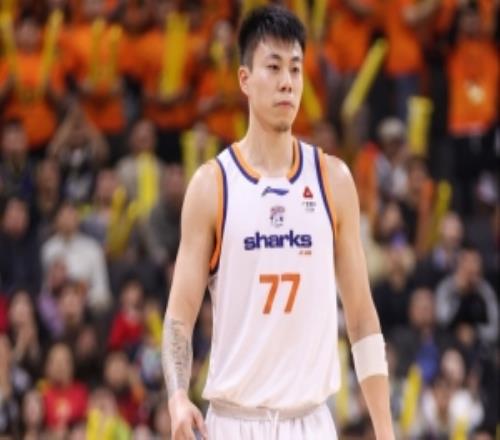 媒體人：懷特塞德+張鎮(zhèn)麟讓上海男籃的防守提升至精英級別