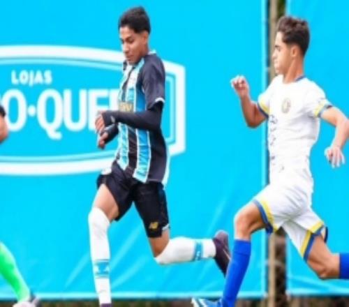 一片混亂！格雷米奧U17梯隊與對手發生大規模沖突