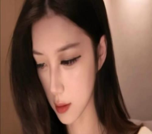 無畏契約主持佳童分享照片：我宅宅宅宅睡睡睡玩玩玩