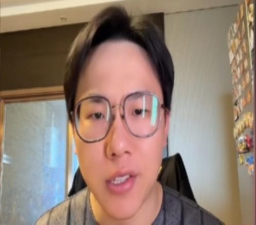 解說：馬刺吃了缺少經(jīng)驗(yàn)的虧哈珀未來一定是明星華子無可挑剔