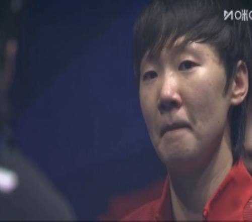頂住壓力！戰(zhàn)勝早田希娜拿下決勝盤后，賽后鏡頭拍到王曼昱落淚
