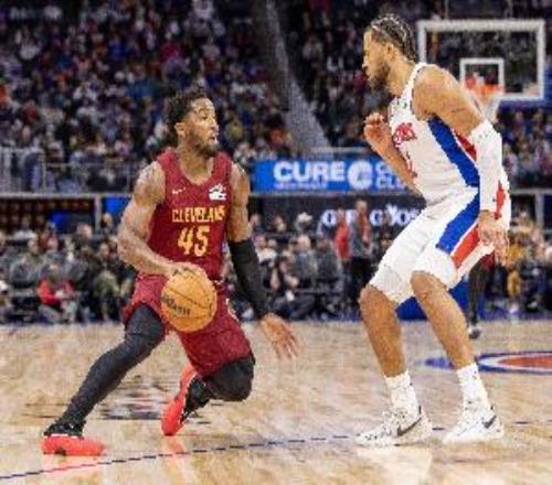 米切爾：我中場休息向全隊致歉過下半場就是努力打得強硬