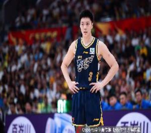 高開低走！胡明軒9中3拿到13分1板2助3失誤3犯&末節(jié)僅1分
