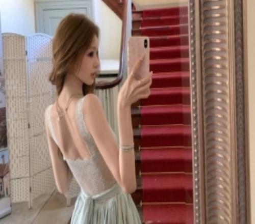 王思聰前女友懶懶分享照片：暮霧丁香