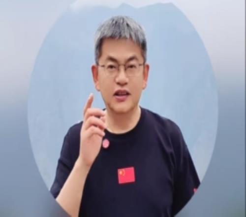 蘇群：詹姆斯有能力繼續(xù)征戰(zhàn)&但他要以奪冠為目標(biāo)退役可能性50%
