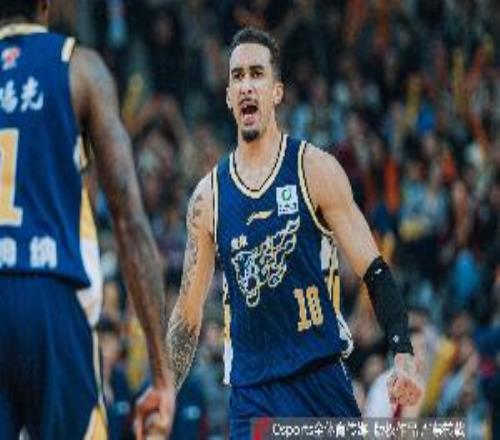 媒體人：廣東沒有辜負(fù)球迷期待防不了是策略問題跟球員關(guān)系不大