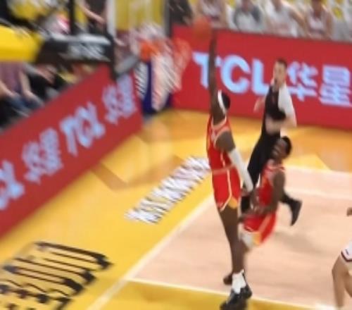 要花！尼克斯連續(xù)失誤桑普森連續(xù)反擊得手助廣廈領先17分打停