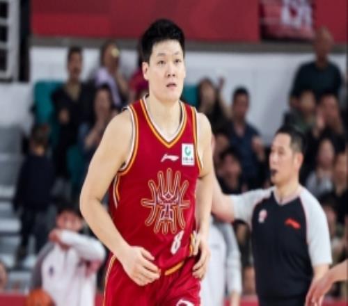 表現(xiàn)不佳！張寧5投僅1中拿3分4板三分4中1