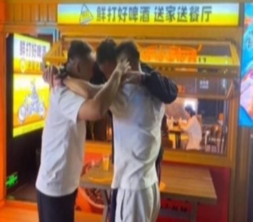 高詩巖曬與陶漢林&文雁行的合拍視頻：世事皆有回甘一起繼續(xù)戰(zhàn)斗