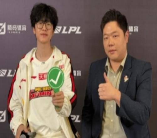 Jiejie：自己今天的狀態(tài)很強(qiáng)勢(shì)，我覺得我能搶下更多的龍