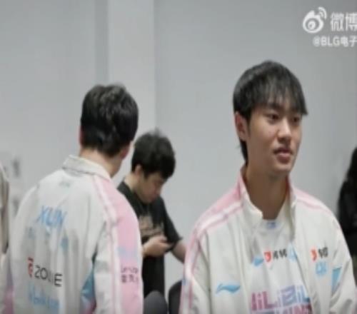 針對WeiXun：有點惡心你一直逮他要紅溫了左手：他野都刷不了