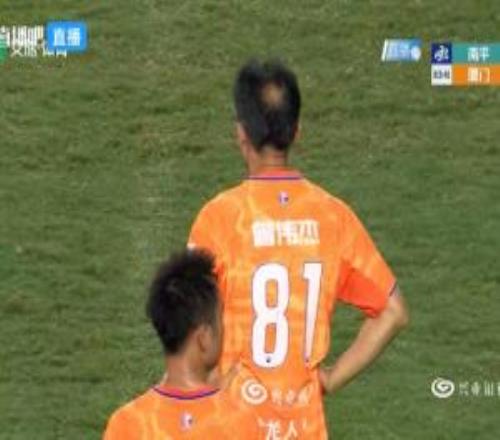 45歲廈門(mén)藍(lán)獅舊將曾偉杰替補(bǔ)破門(mén)，廈門(mén)隊(duì)30領(lǐng)先南平隊(duì)！