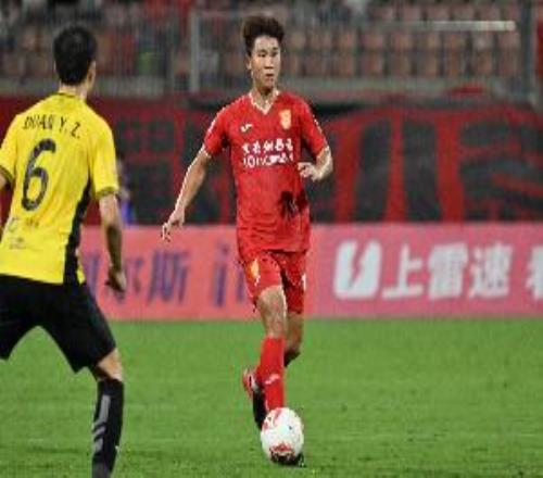 博主：重慶銅梁龍球員張志雄累積四張黃牌，對(duì)陣云南玉昆將停賽