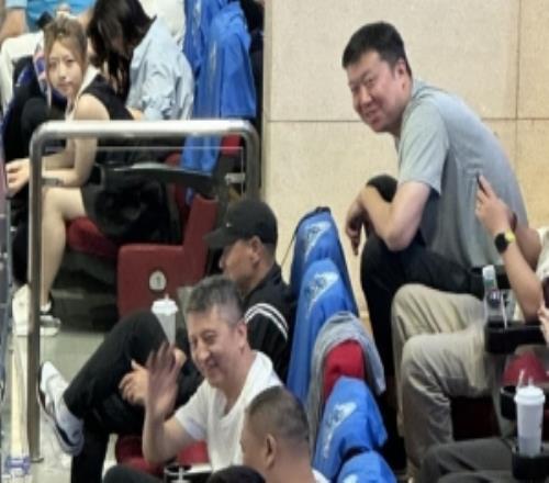 誰會入選短訓營中國男籃教練組觀戰京滬G3趙繼偉王治郅現身