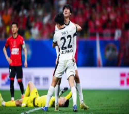 首敗+9連勝終結蓉城01海港李新翔制勝李海新出11黃+判罰引爭議