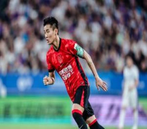 足球報：蓉城仍然牢牢占據爭冠主動韋世豪累計4黃下輪停賽