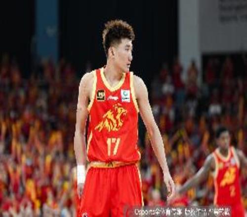 媒體人：孫銘徽忍著疼痛強行復出舊傷+新傷讓他每天都要吃止疼藥
