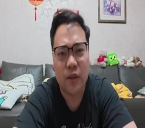解說：卡皇狠打湖管臉雷霆防守無所不用其極超巨光頭是有道理的