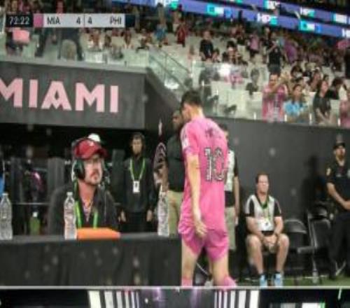 ESPN：梅西比賽中感覺自己腿筋不適，隨即返回了更衣室