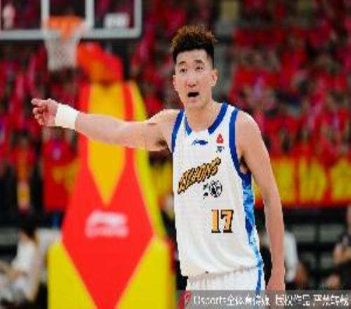 媒體人：上海的兩個小外援燃盡了孫銘徽的5中0則是徹底的災(zāi)難