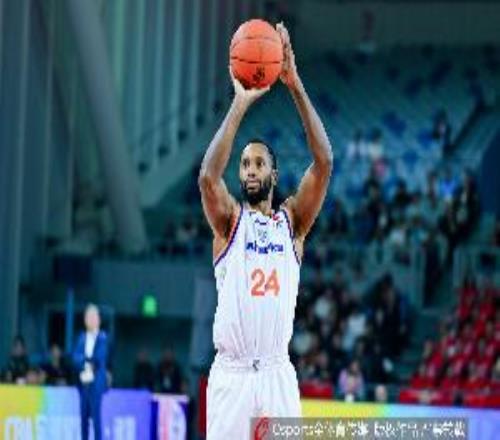 三核驅(qū)動！弗格上半場17分3助張鎮(zhèn)麟13分4板2助古德溫17分5助