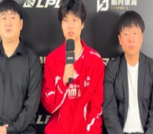 monki：打AL保持好今天的狀態(tài)和心態(tài)打好下一場(chǎng)拿下AL！