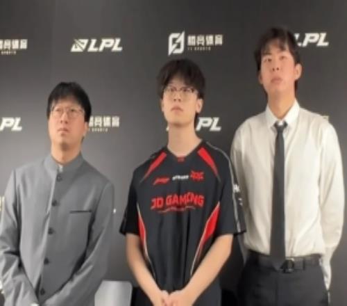 Tabe賽后采訪：比賽表現(xiàn)我肯定不滿意，要和選手好好聊下今天的比賽