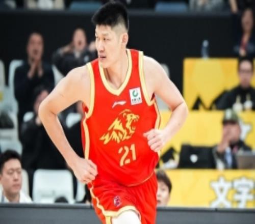 蘇群：上海在30后緊張感降低對大秋內(nèi)線強攻似乎也缺少心理準備