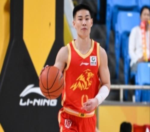 媒體人：廣廈這個系列賽但凡多用用林秉圣至少是12而不是03